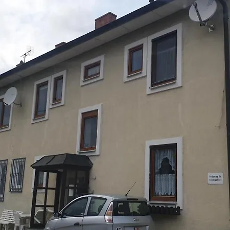 Krummnussbaum Apartamento *